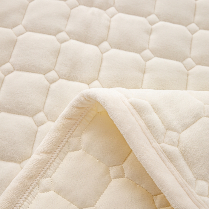 91家纺网 家纺一手货源 找家纺 女子家纺 2025新款全消光牛奶绒床垫 奶油白