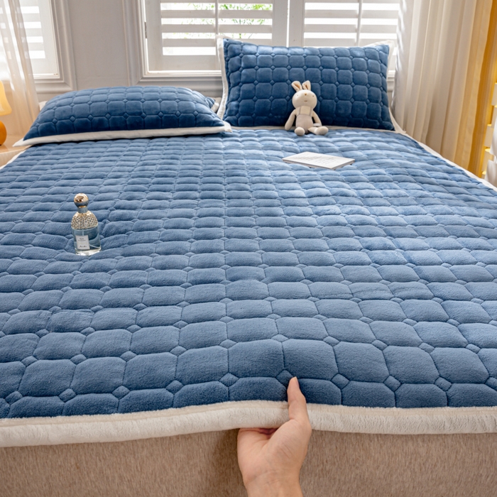 女子家纺 2025新款全消光牛奶绒床垫 宝石蓝