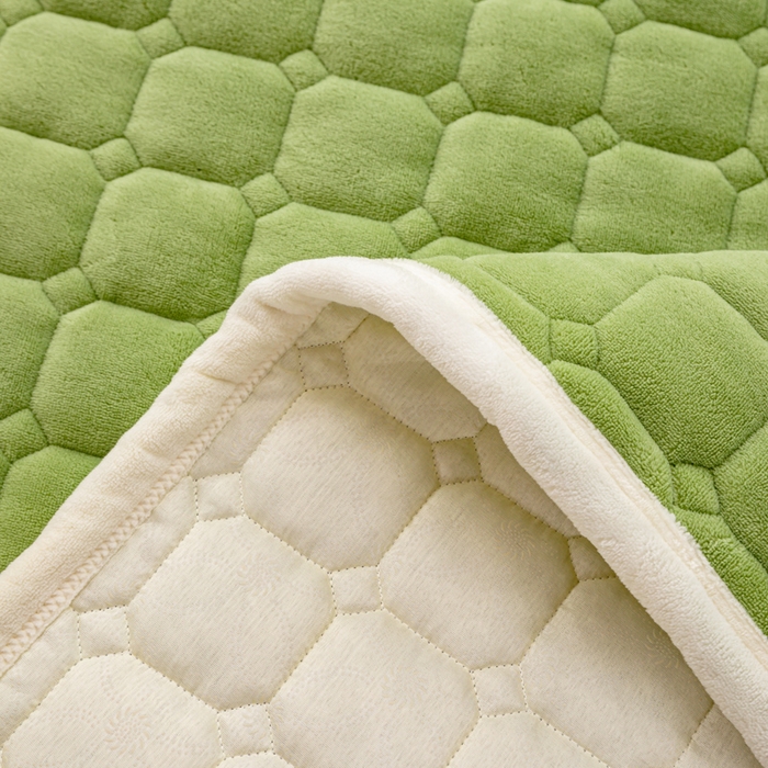 91家纺网 家纺一手货源 找家纺 女子家纺 2025新款全消光牛奶绒床垫 苹果绿