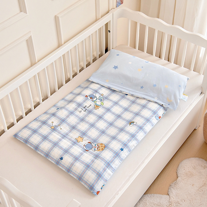 91家纺网 家纺一手货源 找家纺 芭伯妮 2026新款全棉AB版幼儿园三件套宝宝午睡被子六件套儿童被套多件套（第一批） 宇航星梦