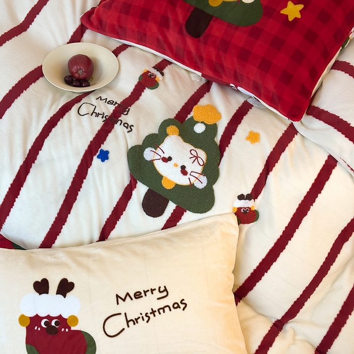 91家纺网 家纺一手货源 找家纺 （总）桃子家居 2025新款A类毛巾绣立体数码印花可爱卡通圣诞印加绣加厚牛奶绒系列四件套