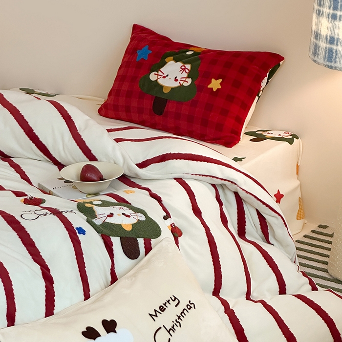 91家纺网 家纺一手货源 找家纺 （总）桃子家居 2025新款A类毛巾绣立体数码印花可爱卡通圣诞印加绣加厚牛奶绒系列四件套