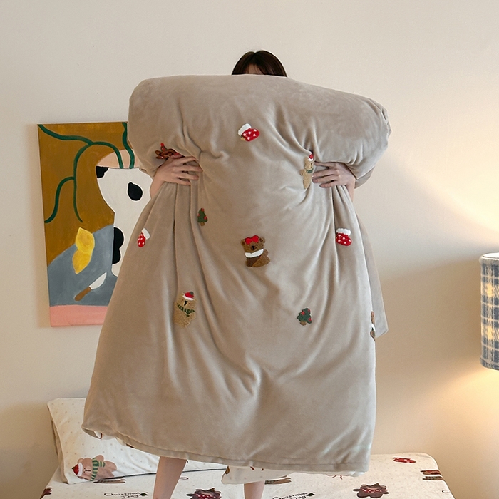 桃子家居 2025新款A类毛巾绣立体数码印花可爱卡通圣诞印加绣加厚牛奶绒系列四件套 绒印加绣-咖咖圣诞小熊