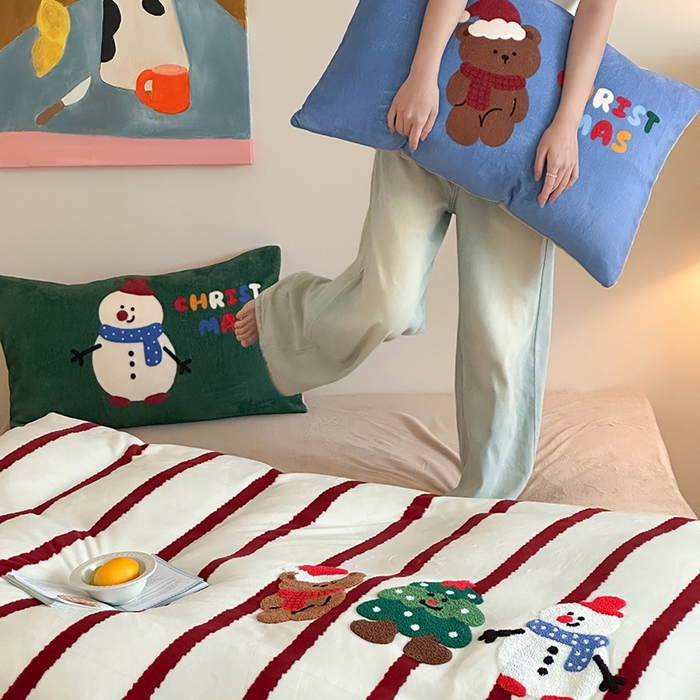 91家纺网 家纺一手货源 找家纺 桃子家居 2025新款A类毛巾绣立体数码印花可爱卡通圣诞印加绣加厚牛奶绒系列四件套 绒印加绣-条纹圣诞快乐