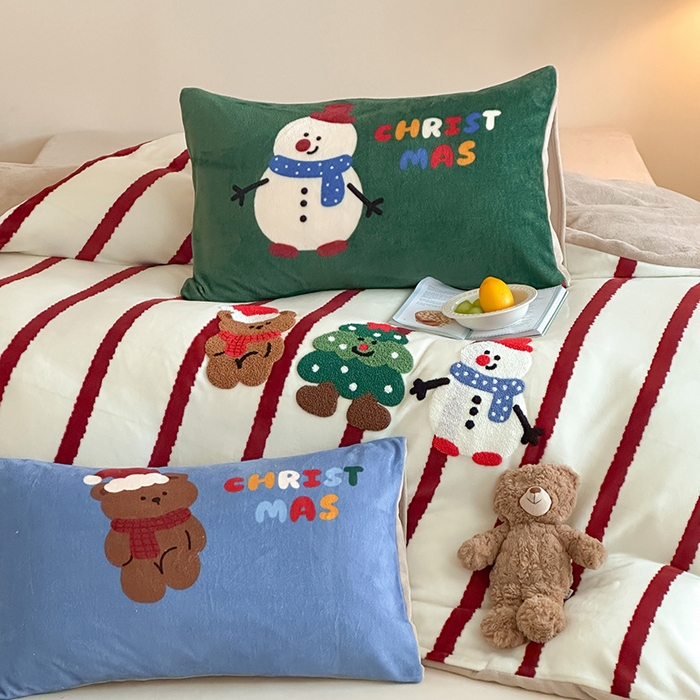 91家纺网 家纺一手货源 找家纺 桃子家居 2025新款A类毛巾绣立体数码印花可爱卡通圣诞印加绣加厚牛奶绒系列四件套 绒印加绣-条纹圣诞快乐