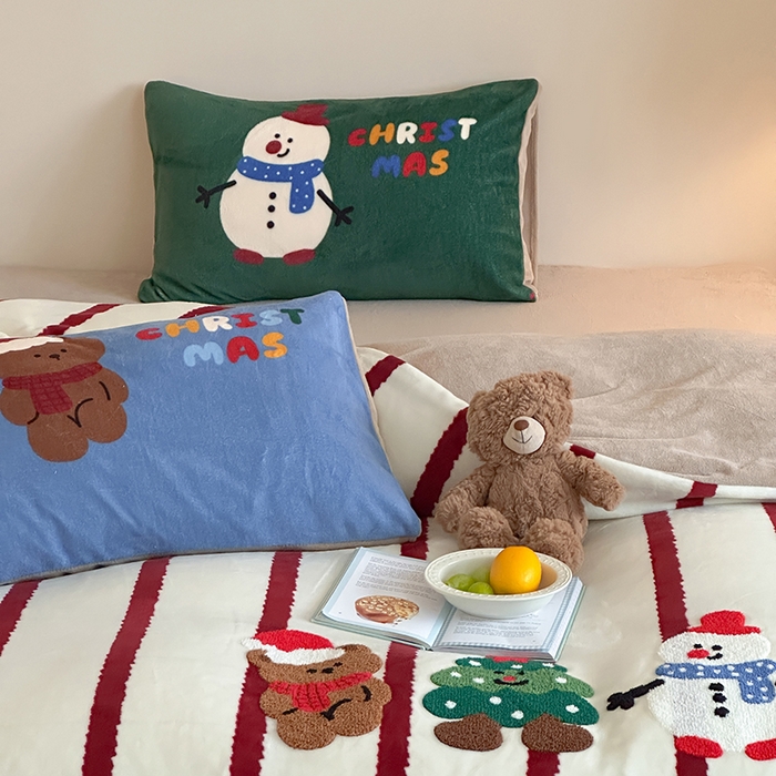 91家纺网 家纺一手货源 找家纺 桃子家居 2025新款A类毛巾绣立体数码印花可爱卡通圣诞印加绣加厚牛奶绒系列四件套 绒印加绣-条纹圣诞快乐