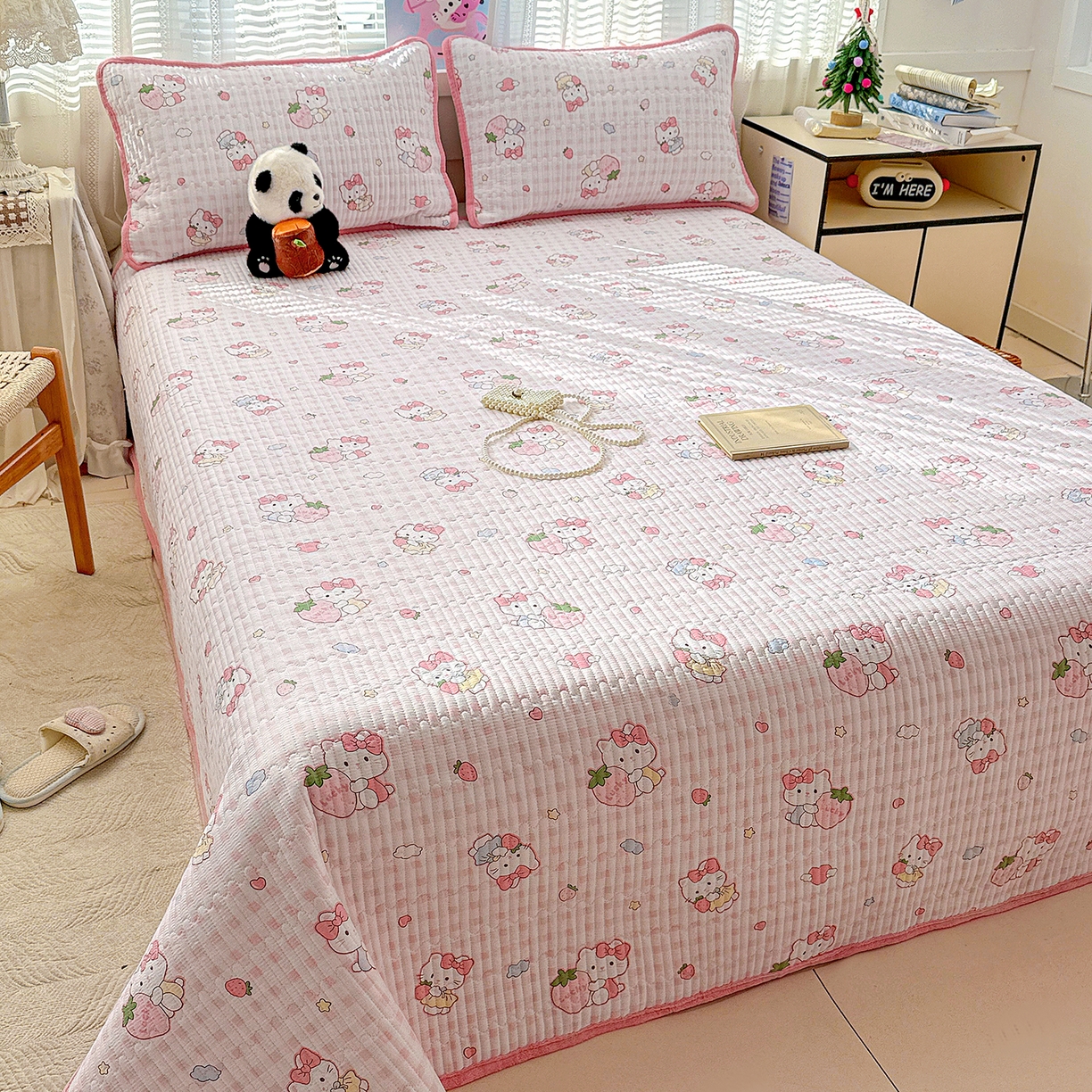 91家纺网 家纺一手货源 找家纺 恒尚居 2026新款A双层纱B牛奶绒床盖双面两用夹棉床单学生床垫床褥子系列二 KT猫【A双层纱-B牛奶绒】