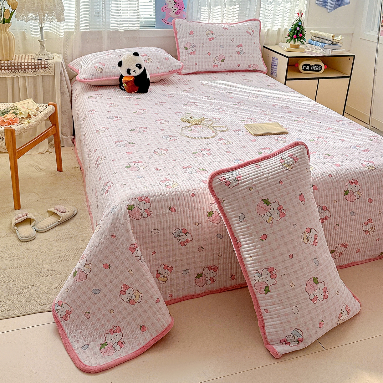 91家纺网 家纺一手货源 找家纺 恒尚居 2026新款A双层纱B牛奶绒床盖双面两用夹棉床单学生床垫床褥子系列二 KT猫【A双层纱-B牛奶绒】