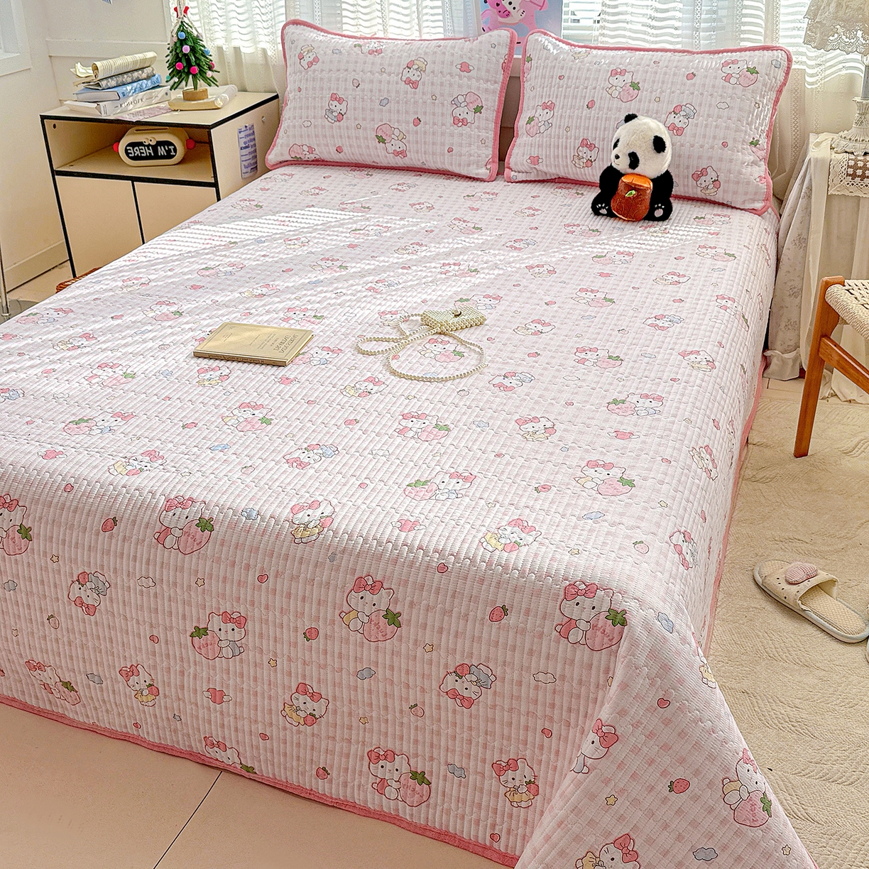 91家纺网 家纺一手货源 找家纺 恒尚居 2026新款A双层纱B牛奶绒床盖双面两用夹棉床单学生床垫床褥子系列二 KT猫【A双层纱-B牛奶绒】