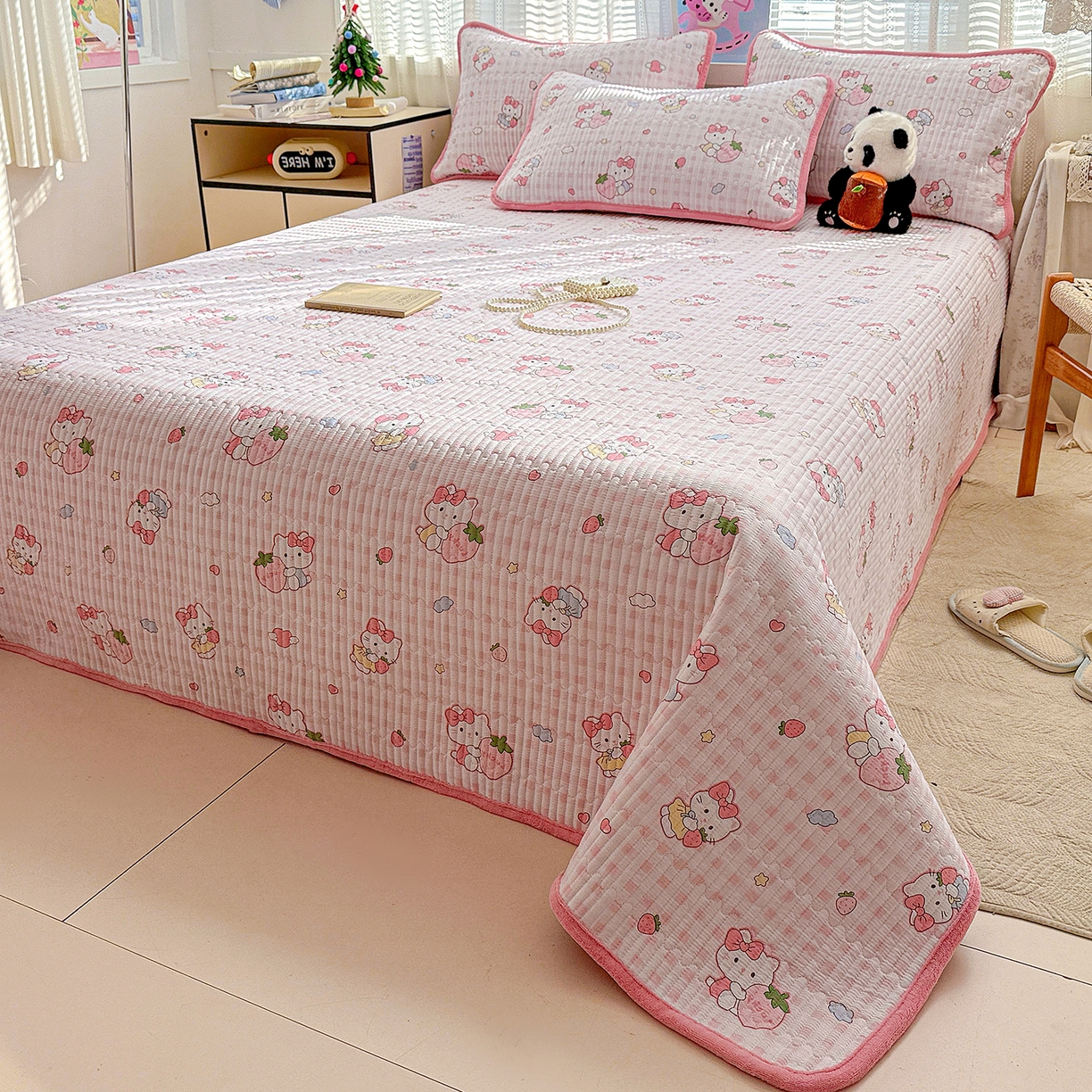 91家纺网 家纺一手货源 找家纺 恒尚居 2026新款A双层纱B牛奶绒床盖双面两用夹棉床单学生床垫床褥子系列二 KT猫【A双层纱-B牛奶绒】