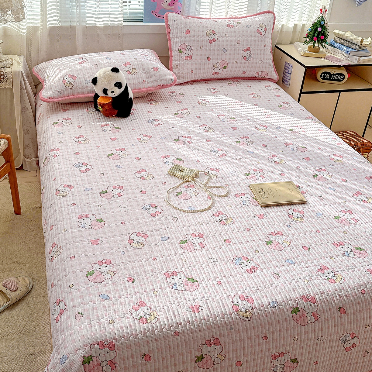 91家纺网 家纺一手货源 找家纺 恒尚居 2026新款A双层纱B牛奶绒床盖双面两用夹棉床单学生床垫床褥子系列二 KT猫【A双层纱-B牛奶绒】