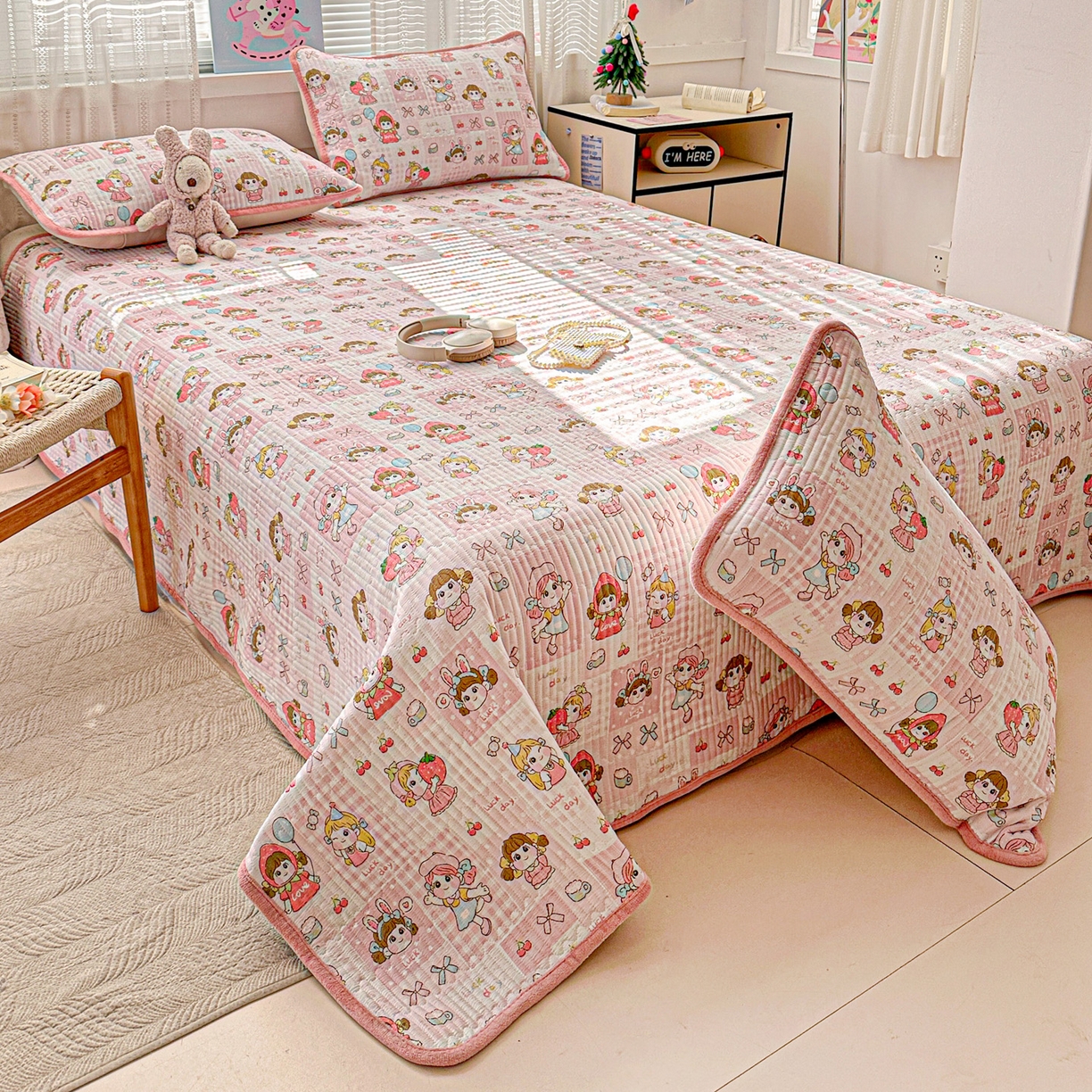 91家纺网 家纺一手货源 找家纺 恒尚居 2026新款A双层纱B牛奶绒床盖双面两用夹棉床单学生床垫床褥子系列二 棒棒糖女孩【A双层纱-B牛奶绒】