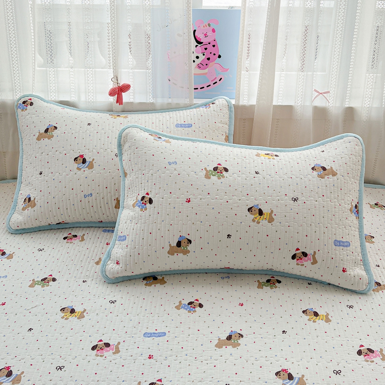 91家纺网 家纺一手货源 找家纺 恒尚居 2026新款A双层纱B牛奶绒床盖双面两用夹棉床单学生床垫床褥子系列二 波点狗狗【A双层纱-B牛奶绒】