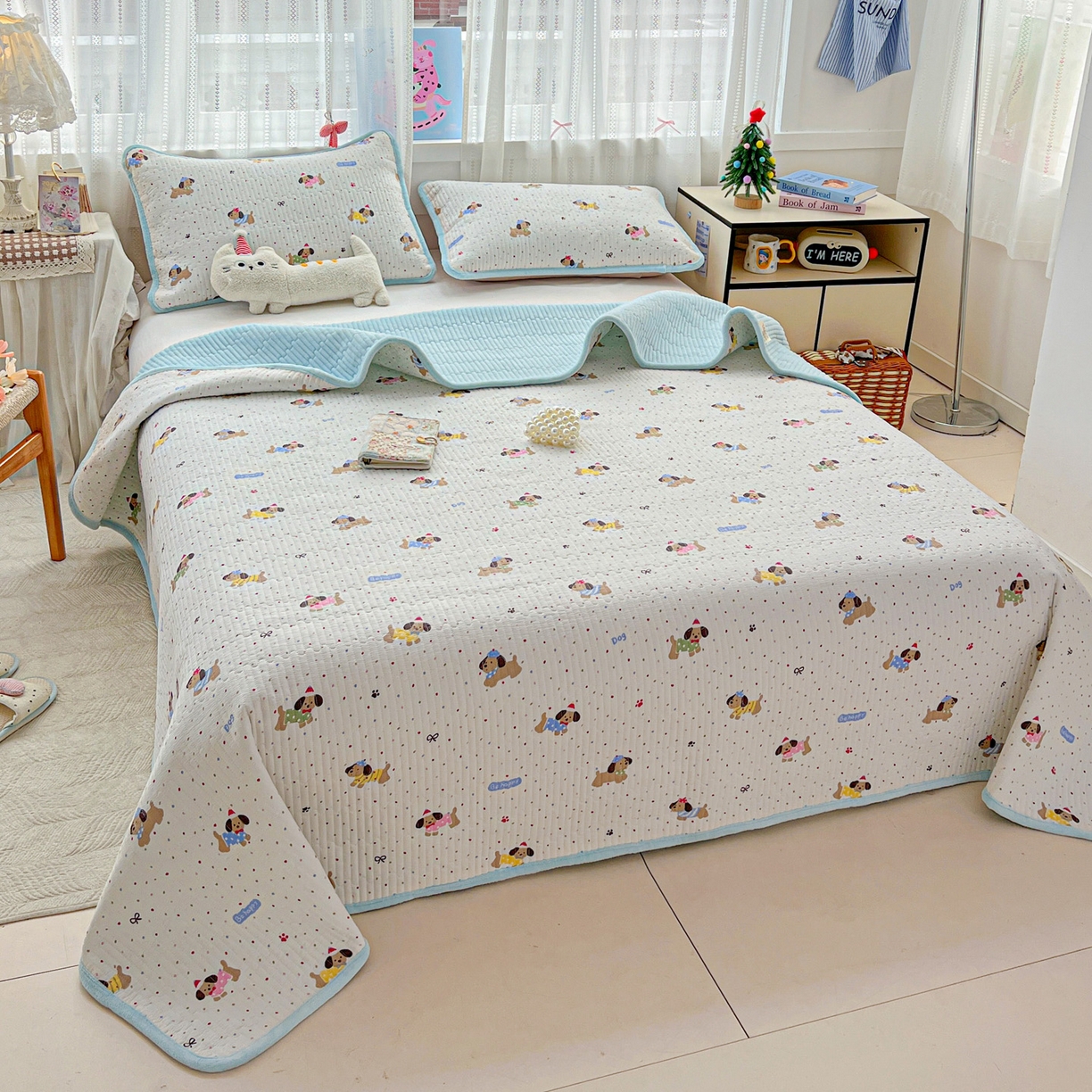 91家纺网 家纺一手货源 找家纺 恒尚居 2026新款A双层纱B牛奶绒床盖双面两用夹棉床单学生床垫床褥子系列二 波点狗狗【A双层纱-B牛奶绒】