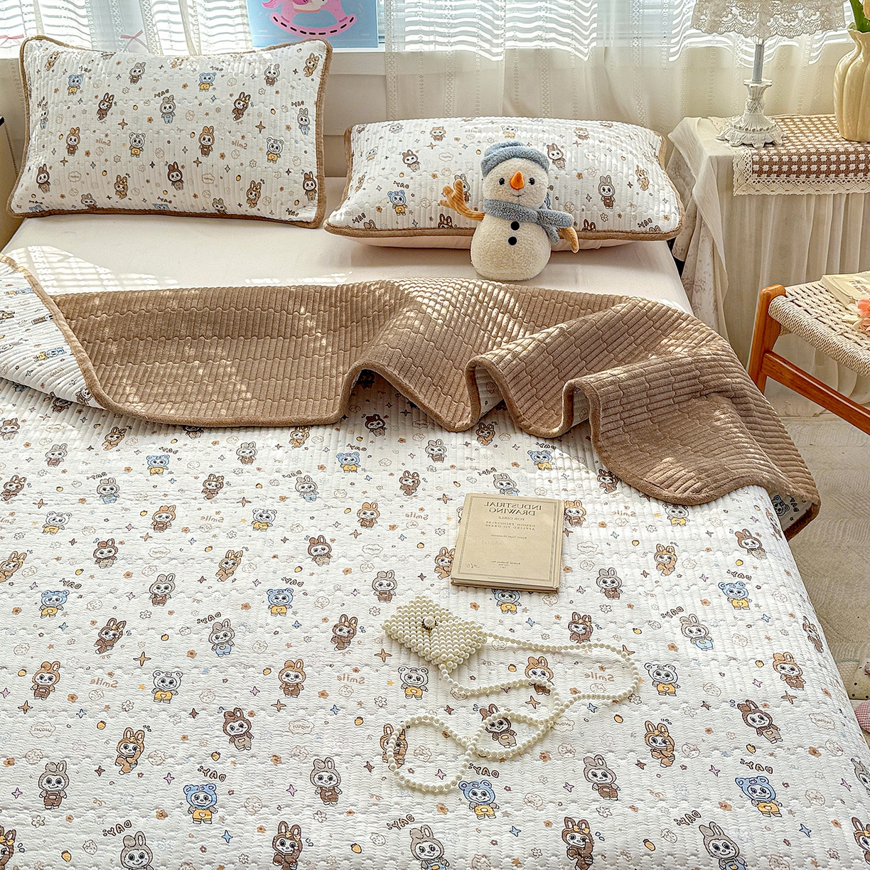 91家纺网 家纺一手货源 找家纺 恒尚居 2026新款A双层纱B牛奶绒床盖双面两用夹棉床单学生床垫床褥子系列二 拉布布【A双层纱-B牛奶绒】