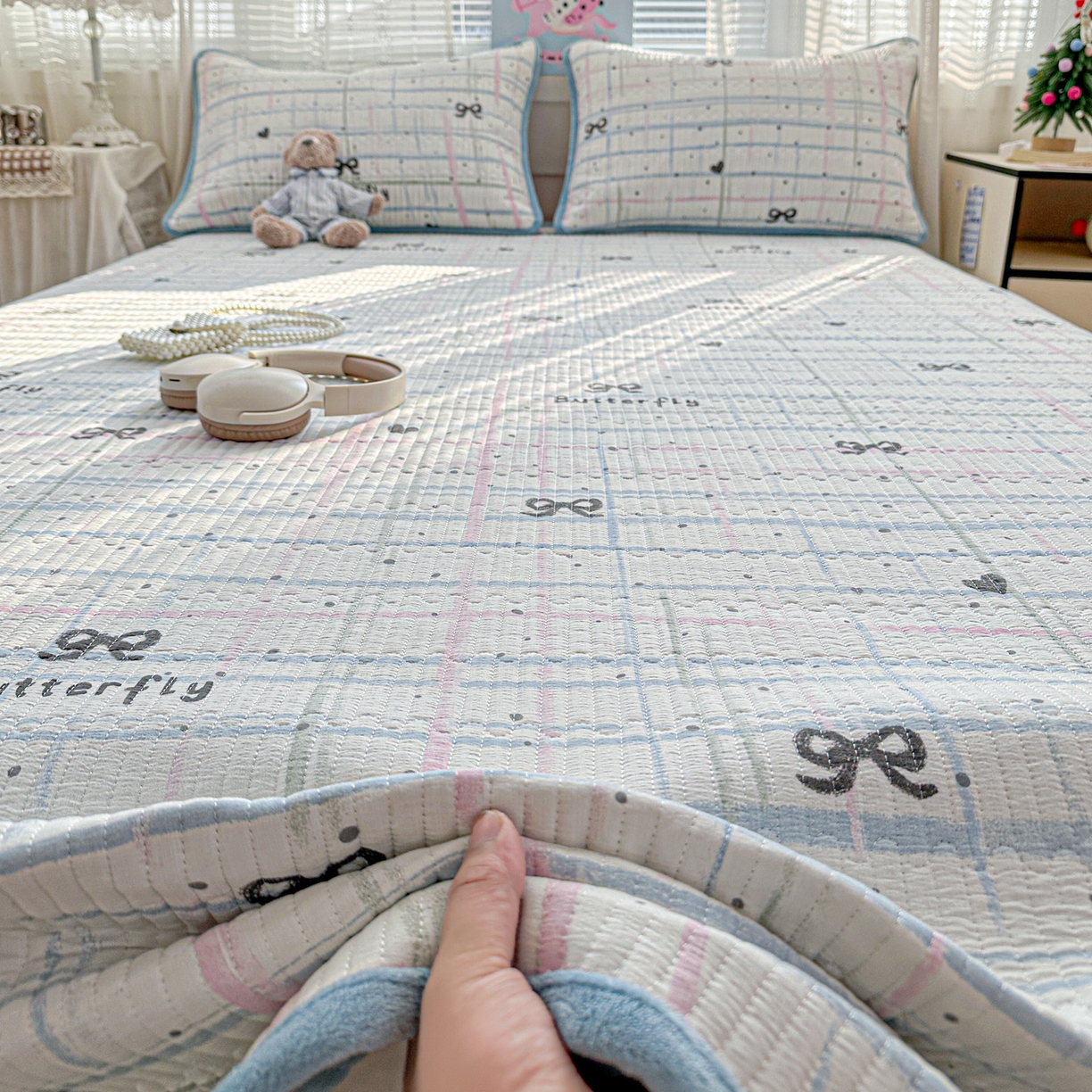 91家纺网 家纺一手货源 找家纺 恒尚居 2026新款A双层纱B牛奶绒床盖双面两用夹棉床单学生床垫床褥子系列二 蓝调【A双层纱-B牛奶绒】