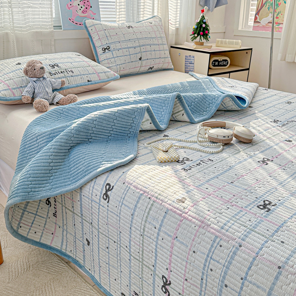 91家纺网 家纺一手货源 找家纺 恒尚居 2026新款A双层纱B牛奶绒床盖双面两用夹棉床单学生床垫床褥子系列二 蓝调【A双层纱-B牛奶绒】