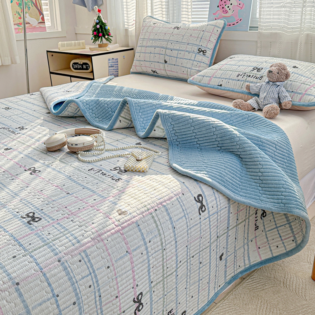 91家纺网 家纺一手货源 找家纺 恒尚居 2026新款A双层纱B牛奶绒床盖双面两用夹棉床单学生床垫床褥子系列二 蓝调【A双层纱-B牛奶绒】