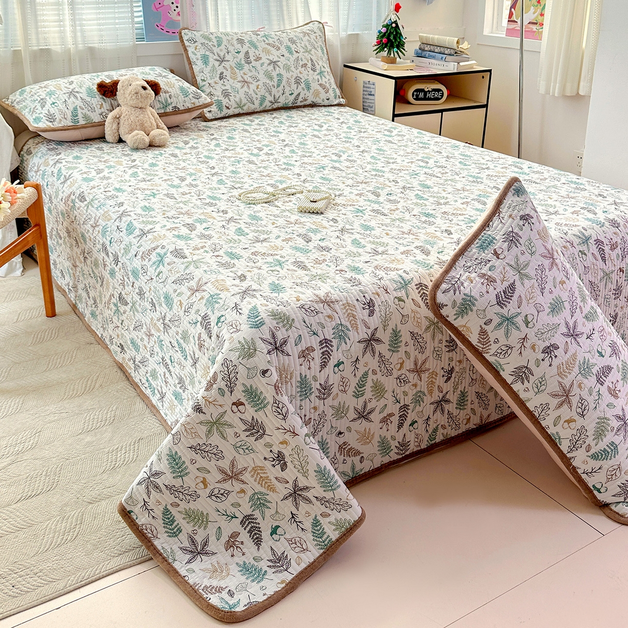 91家纺网 家纺一手货源 找家纺 恒尚居 2026新款A双层纱B牛奶绒床盖双面两用夹棉床单学生床垫床褥子系列二 落叶【A双层纱-B牛奶绒】