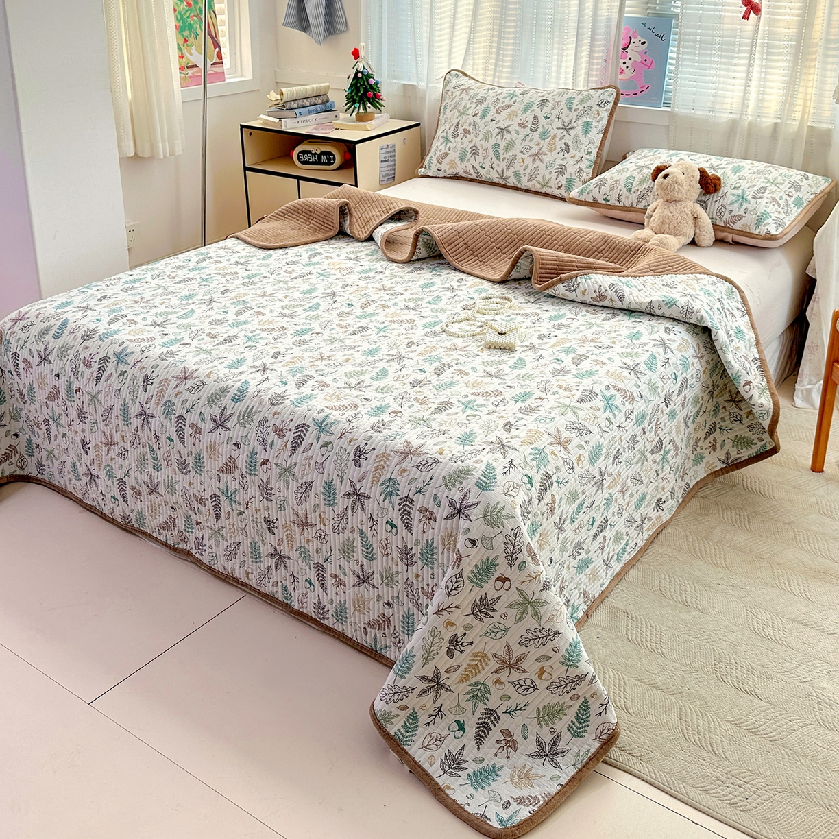 91家纺网 家纺一手货源 找家纺 恒尚居 2026新款A双层纱B牛奶绒床盖双面两用夹棉床单学生床垫床褥子系列二 落叶【A双层纱-B牛奶绒】