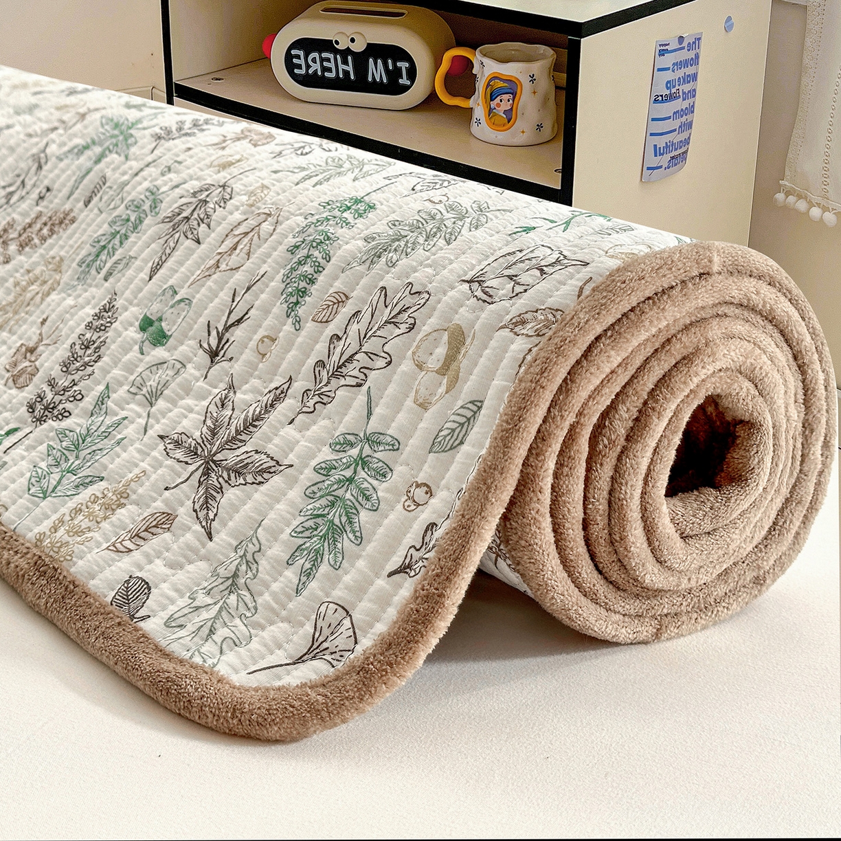 91家纺网 家纺一手货源 找家纺 恒尚居 2026新款A双层纱B牛奶绒床盖双面两用夹棉床单学生床垫床褥子系列二 落叶【A双层纱-B牛奶绒】