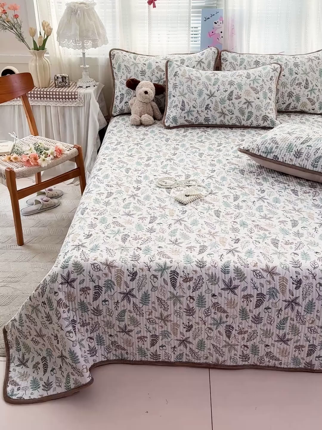 91家纺网 家纺一手货源 找家纺 恒尚居 2026新款A双层纱B牛奶绒床盖双面两用夹棉床单学生床垫床褥子系列二 落叶【A双层纱-B牛奶绒】