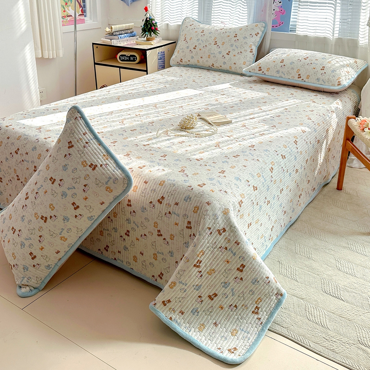 91家纺网 家纺一手货源 找家纺 恒尚居 2026新款A双层纱B牛奶绒床盖双面两用夹棉床单学生床垫床褥子系列二 萌宠乐园【A双层纱-B牛奶绒】