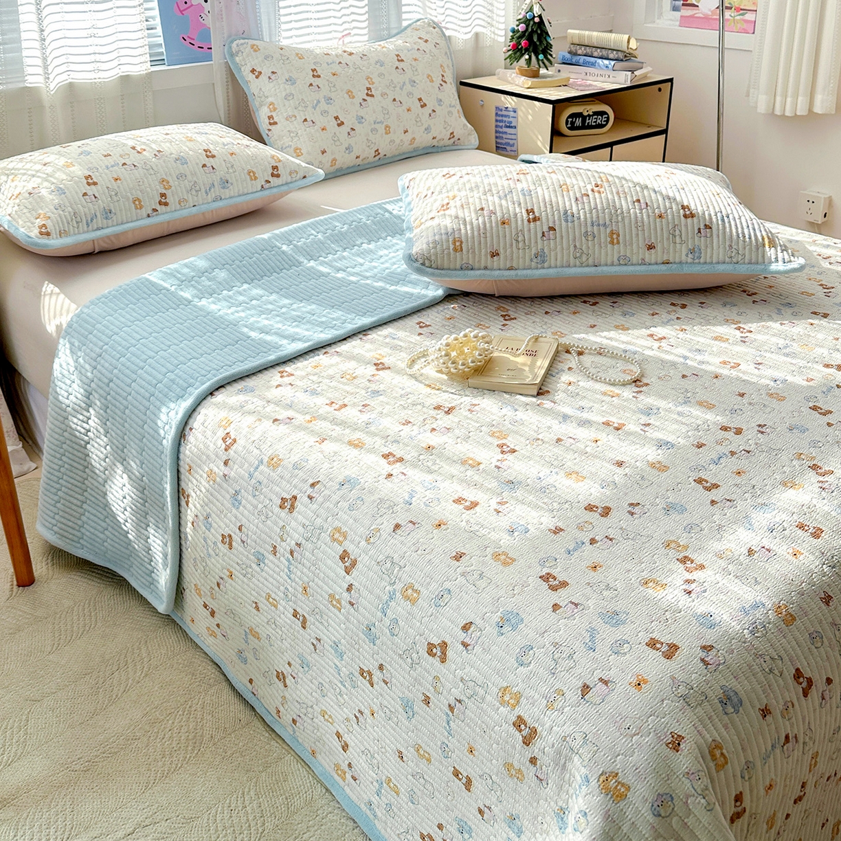 91家纺网 家纺一手货源 找家纺 恒尚居 2026新款A双层纱B牛奶绒床盖双面两用夹棉床单学生床垫床褥子系列二 萌宠乐园【A双层纱-B牛奶绒】