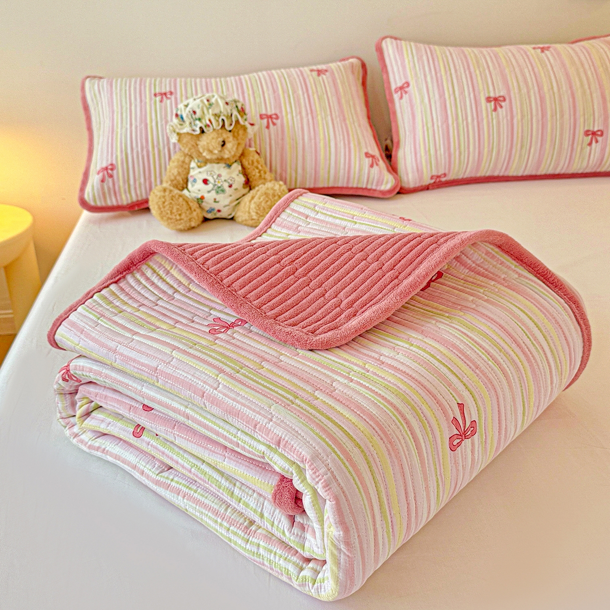 91家纺网 家纺一手货源 找家纺 恒尚居 2026新款A双层纱B牛奶绒床盖双面两用夹棉床单学生床垫床褥子系列二 完美日记【A双层纱-B牛奶绒】