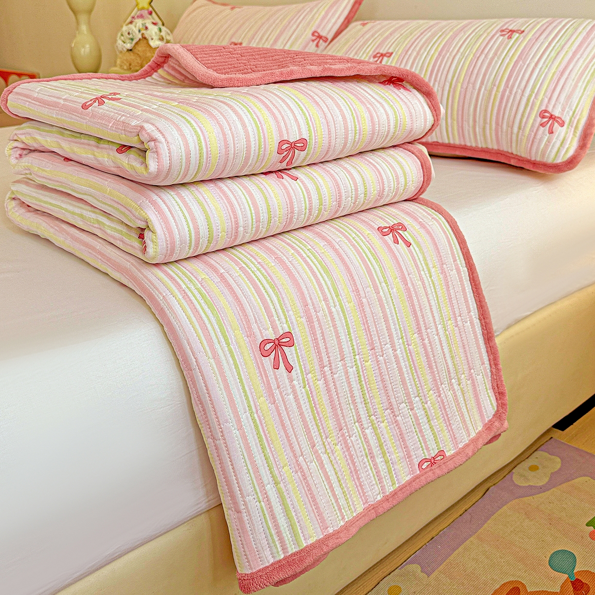 91家纺网 家纺一手货源 找家纺 恒尚居 2026新款A双层纱B牛奶绒床盖双面两用夹棉床单学生床垫床褥子系列二 完美日记【A双层纱-B牛奶绒】