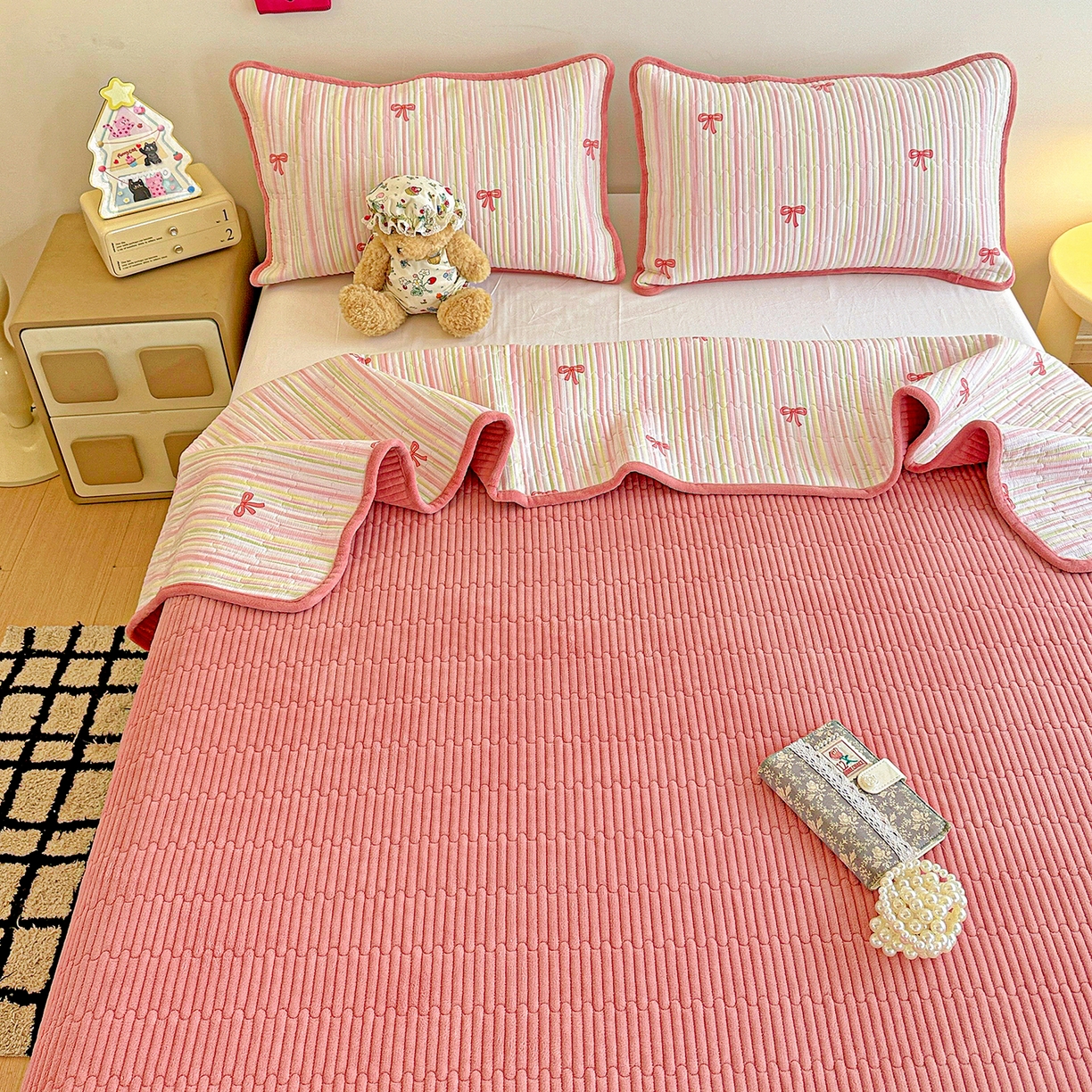 91家纺网 家纺一手货源 找家纺 恒尚居 2026新款A双层纱B牛奶绒床盖双面两用夹棉床单学生床垫床褥子系列二 完美日记【A双层纱-B牛奶绒】