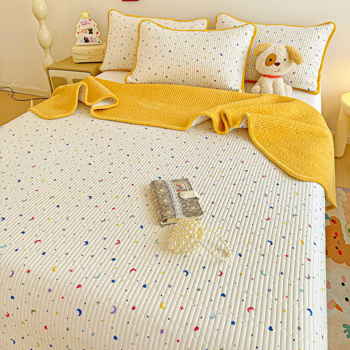 91家纺网 家纺一手货源 找家纺 恒尚居 2026新款A双层纱B牛奶绒床盖双面两用夹棉床单学生床垫床褥子系列二 星月【A双层纱-B牛奶绒】