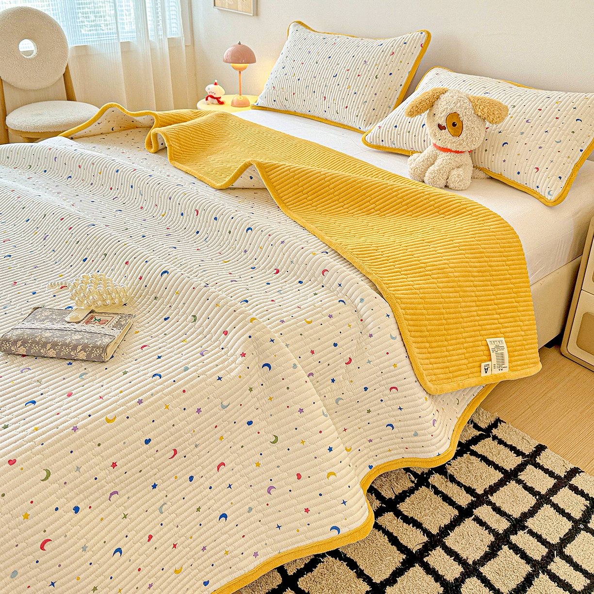 91家纺网 家纺一手货源 找家纺 恒尚居 2026新款A双层纱B牛奶绒床盖双面两用夹棉床单学生床垫床褥子系列二 星月【A双层纱-B牛奶绒】