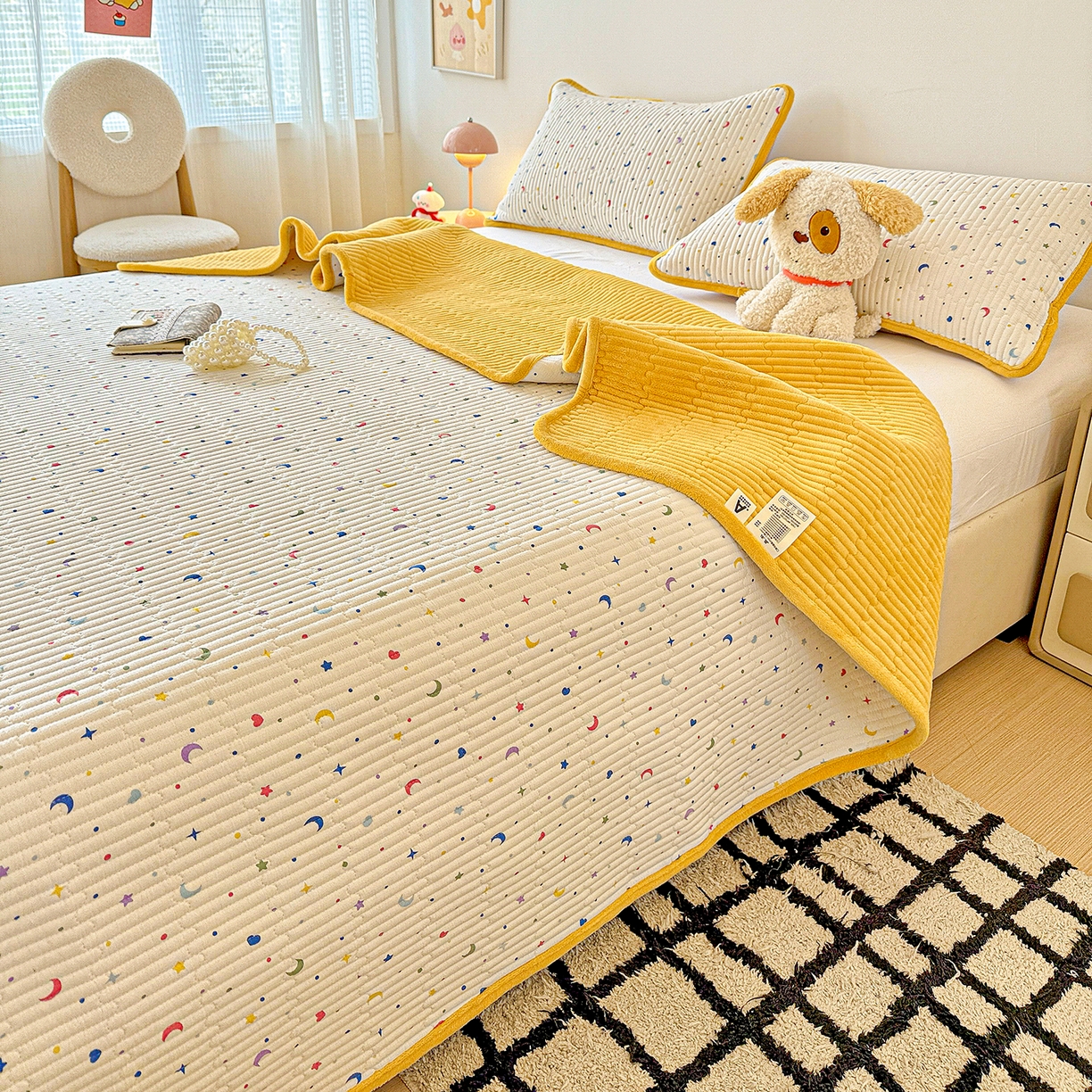 91家纺网 家纺一手货源 找家纺 恒尚居 2026新款A双层纱B牛奶绒床盖双面两用夹棉床单学生床垫床褥子系列二 星月【A双层纱-B牛奶绒】