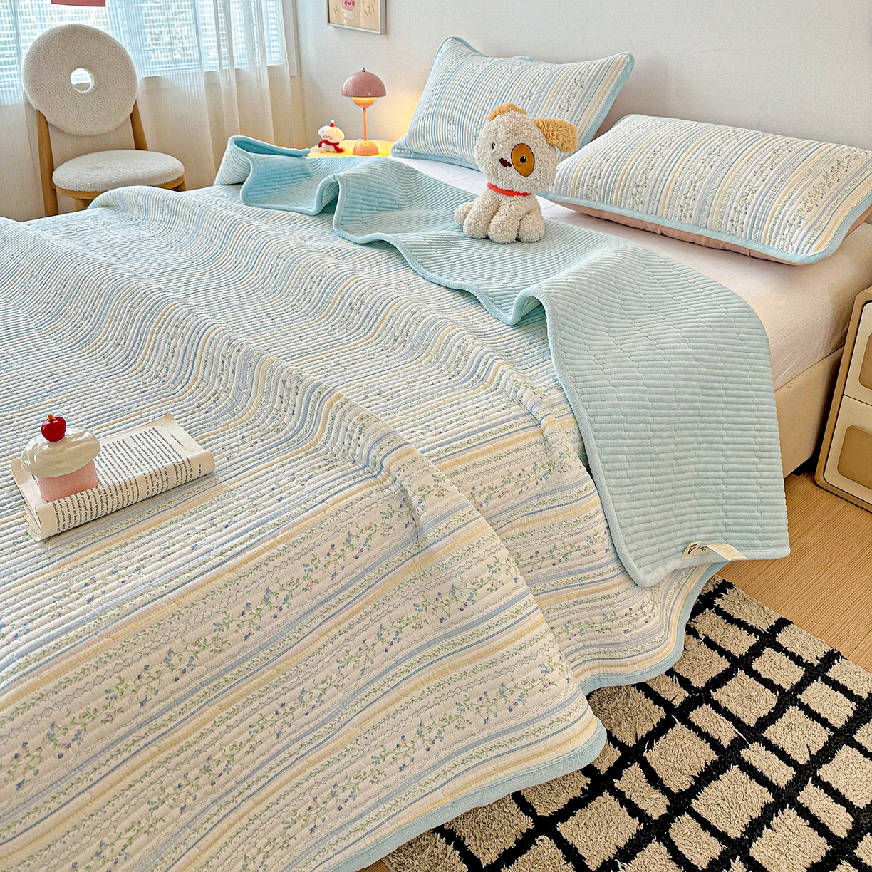 91家纺网 家纺一手货源 找家纺 恒尚居 2026新款A双层纱B牛奶绒床盖双面两用夹棉床单学生床垫床褥子系列二 阳光庄园【A双层纱-B牛奶绒】