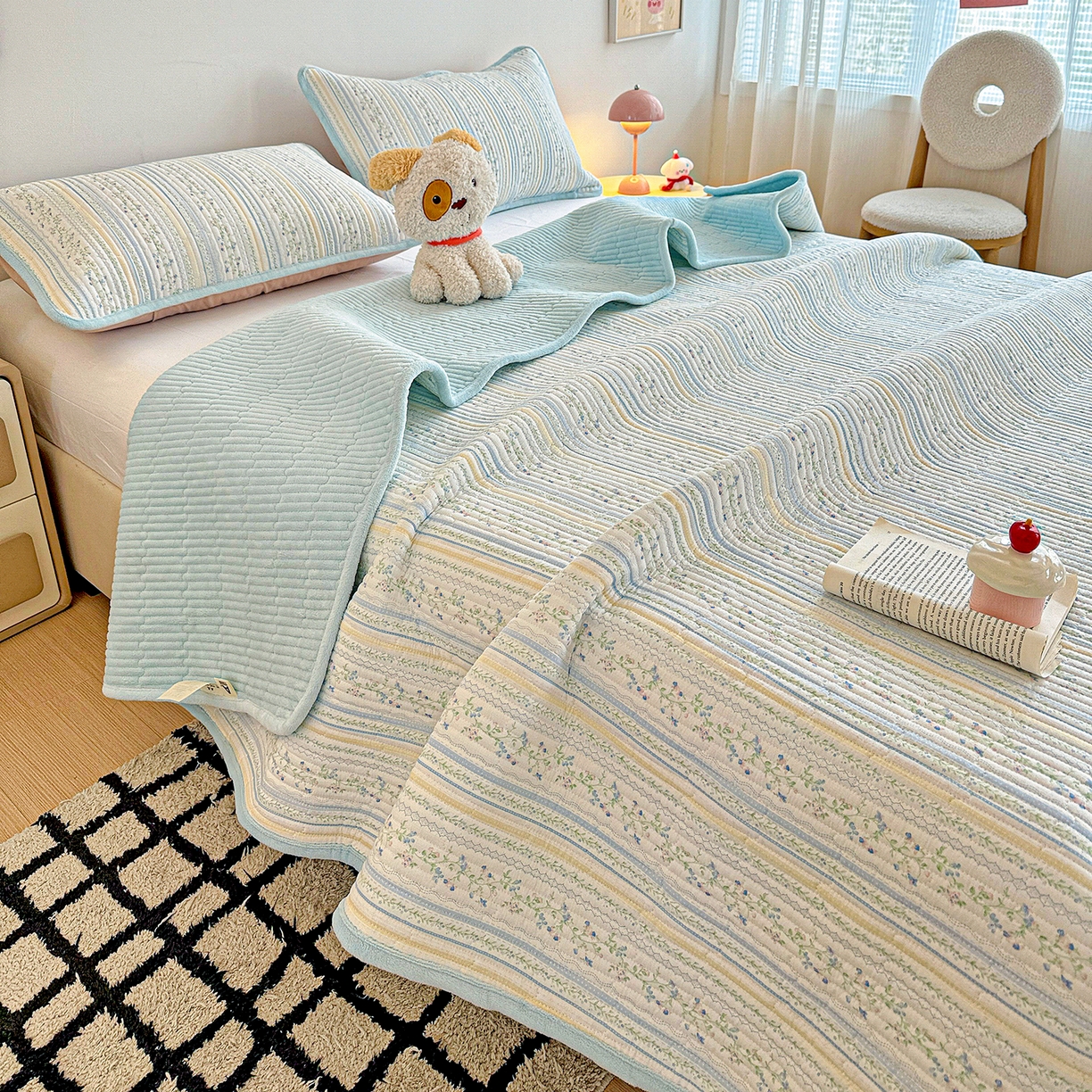 91家纺网 家纺一手货源 找家纺 恒尚居 2026新款A双层纱B牛奶绒床盖双面两用夹棉床单学生床垫床褥子系列二 阳光庄园【A双层纱-B牛奶绒】