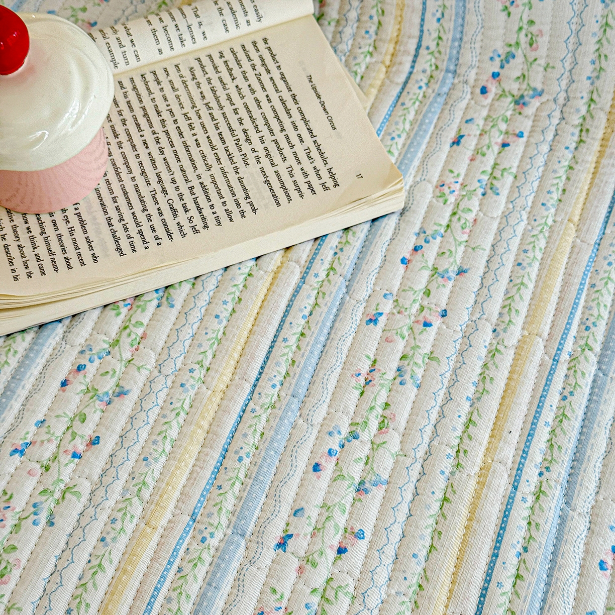 91家纺网 家纺一手货源 找家纺 恒尚居 2026新款A双层纱B牛奶绒床盖双面两用夹棉床单学生床垫床褥子系列二 阳光庄园【A双层纱-B牛奶绒】