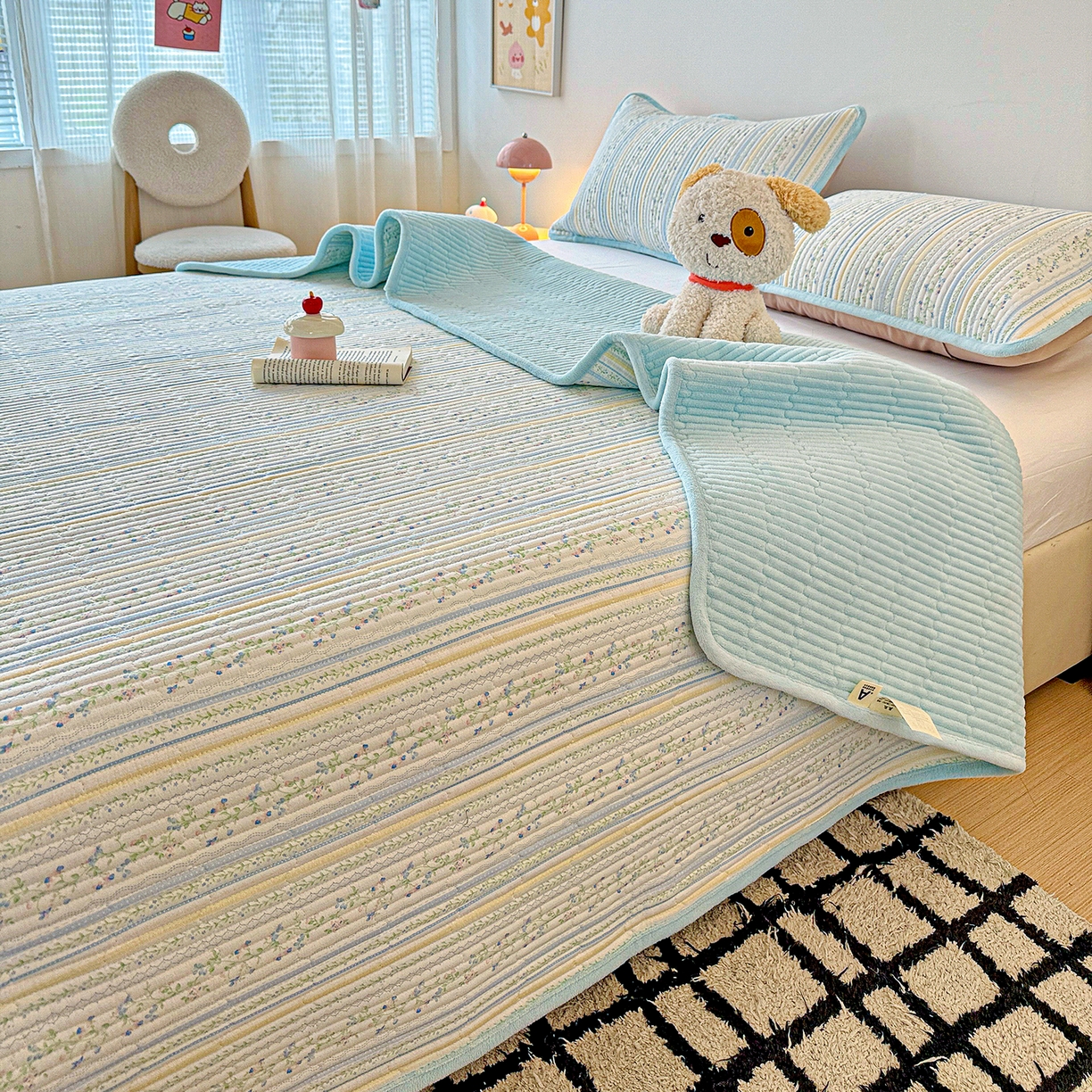 91家纺网 家纺一手货源 找家纺 恒尚居 2026新款A双层纱B牛奶绒床盖双面两用夹棉床单学生床垫床褥子系列二 阳光庄园【A双层纱-B牛奶绒】