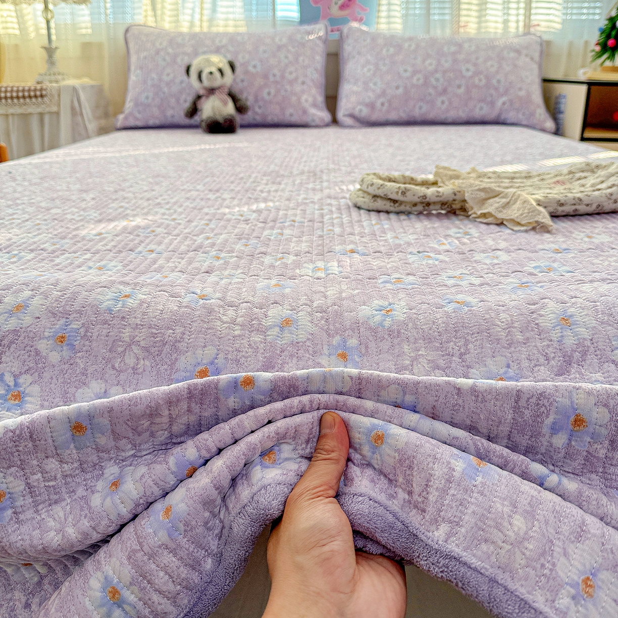 91家纺网 家纺一手货源 找家纺 恒尚居 2026新款A双层纱B牛奶绒床盖双面两用夹棉床单学生床垫床褥子系列二 紫罗花【A双层纱-B牛奶绒】