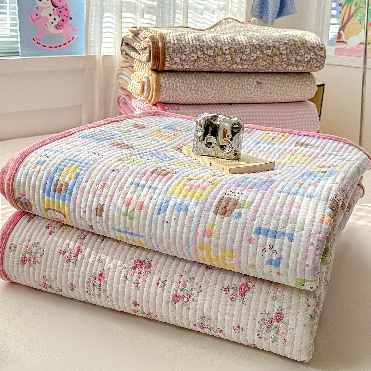 91家纺网 家纺一手货源 找家纺 恒尚居 2026新款A双层纱B牛奶绒床盖双面两用夹棉床单学生床垫床褥子系列二 组合图仅供参考不可下单