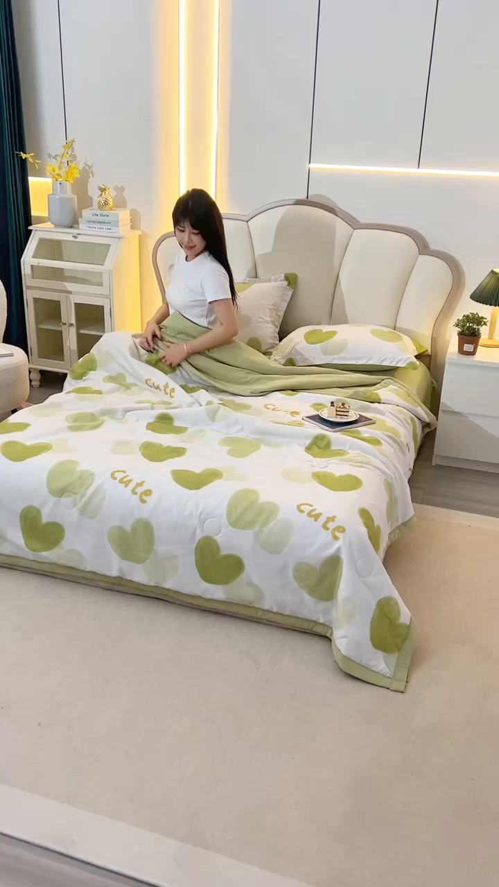 91家纺网 家纺一手货源 找家纺 延遥 2026新款亲肤水洗棉夏被夏凉被夏被四件套 爱心绿