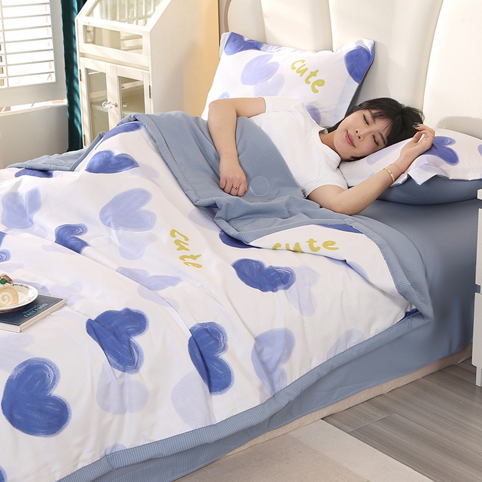 91家纺网 家纺一手货源 找家纺 延遥 2026新款亲肤水洗棉夏被夏凉被夏被四件套 爱心紫