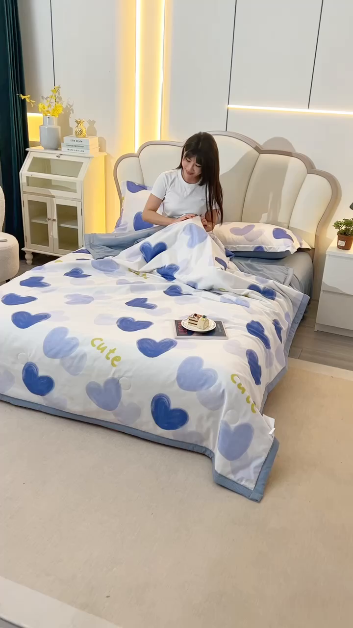 91家纺网 家纺一手货源 找家纺 延遥 2026新款亲肤水洗棉夏被夏凉被夏被四件套 爱心紫