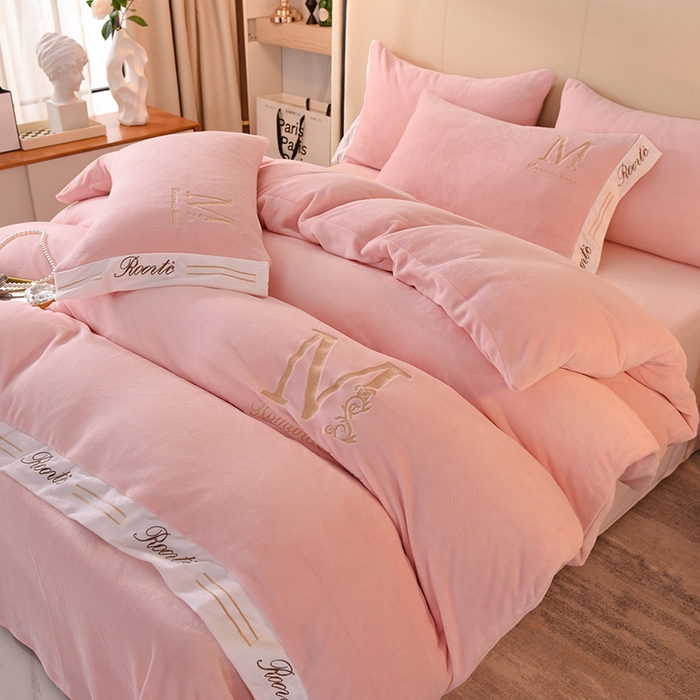 91家纺网 家纺一手货源 找家纺 （总）大米家居 2025新款宽边刺绣牛奶绒四件套-罗曼蒂克系列