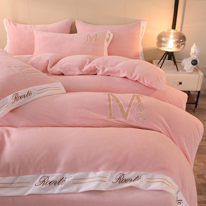 91家纺网 家纺一手货源 找家纺 （总）大米家居 2025新款宽边刺绣牛奶绒四件套-罗曼蒂克系列