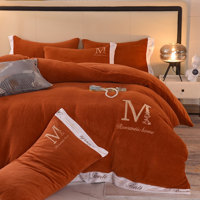 91家纺网 家纺一手货源 找家纺 大米家居 2025新款宽边刺绣牛奶绒四件套-罗曼蒂克系列 罗曼蒂克-奶油橙