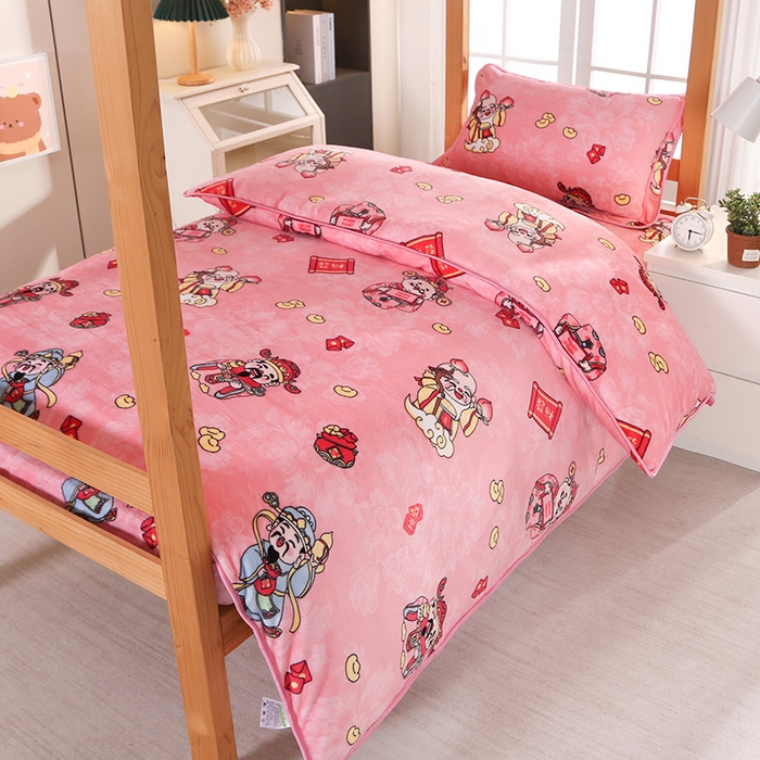 91家纺网 家纺一手货源 找家纺 雨洋家纺 2025新款学生季加厚保暖牛奶绒金貂绒婴儿宝宝学生三件套  八方来财