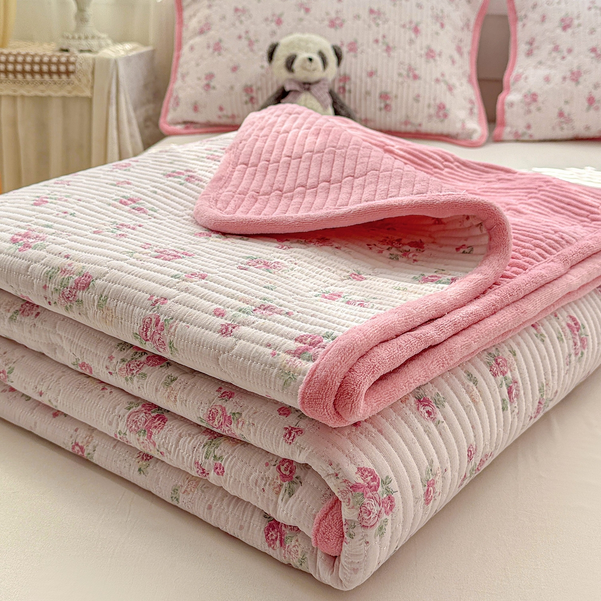 91家纺网 家纺一手货源 找家纺 （总）恒尚居 2026新款A双层纱B牛奶绒床盖双面两用夹棉床单学生床垫床褥子