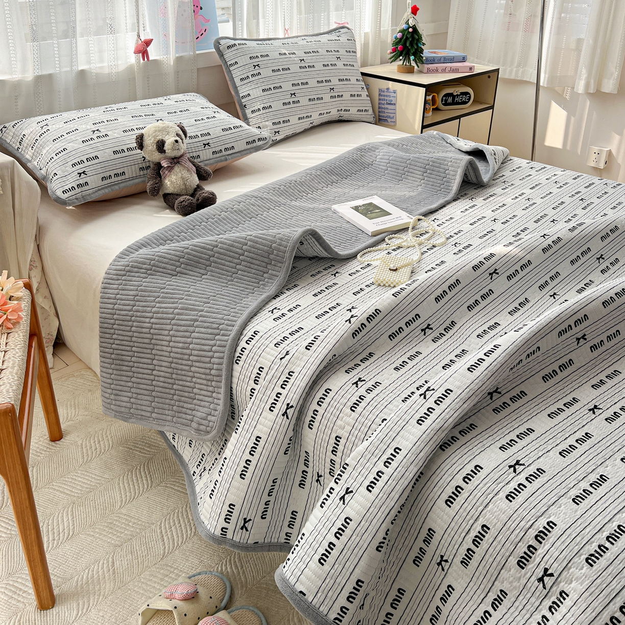 91家纺网 家纺一手货源 找家纺 恒尚居 2026新款A双层纱B牛奶绒床盖双面两用夹棉床单学生床垫床褥子 miu miu【A双层纱-B牛奶绒】