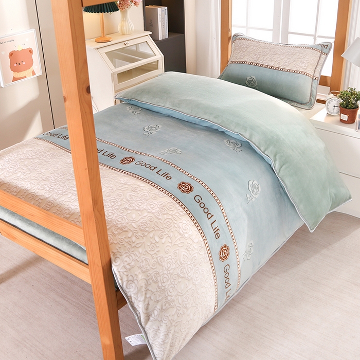 91家纺网 家纺一手货源 找家纺 雨洋家纺 2025新款学生季加厚保暖牛奶绒金貂绒婴儿宝宝学生三件套 慕丝